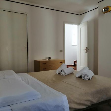 Una Stanza A Cefalù Exteriör bild