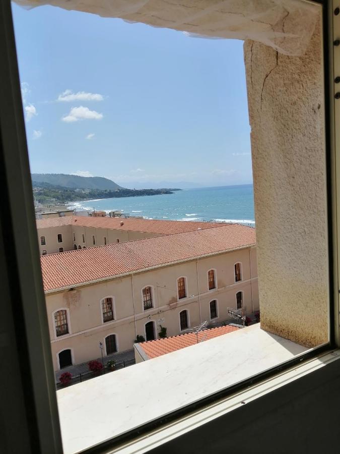 Una Stanza A Cefalù Exteriör bild
