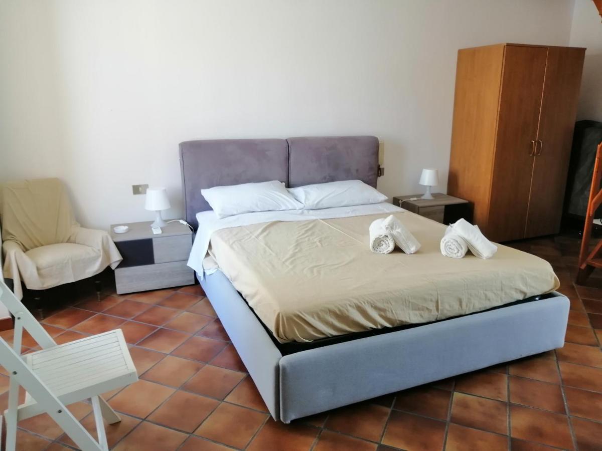 Una Stanza A Cefalù Exteriör bild