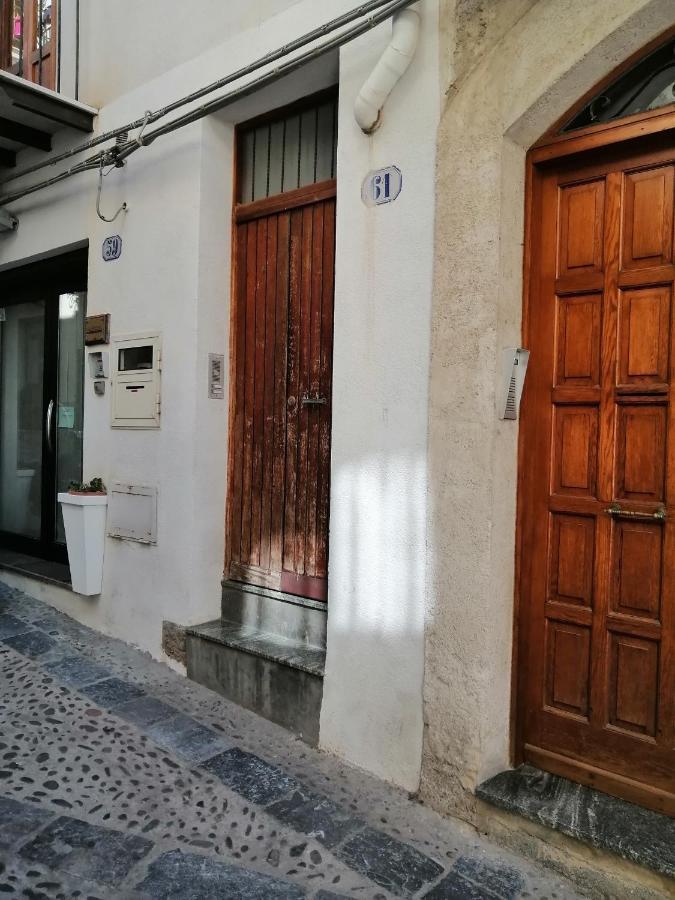 Una Stanza A Cefalù Exteriör bild